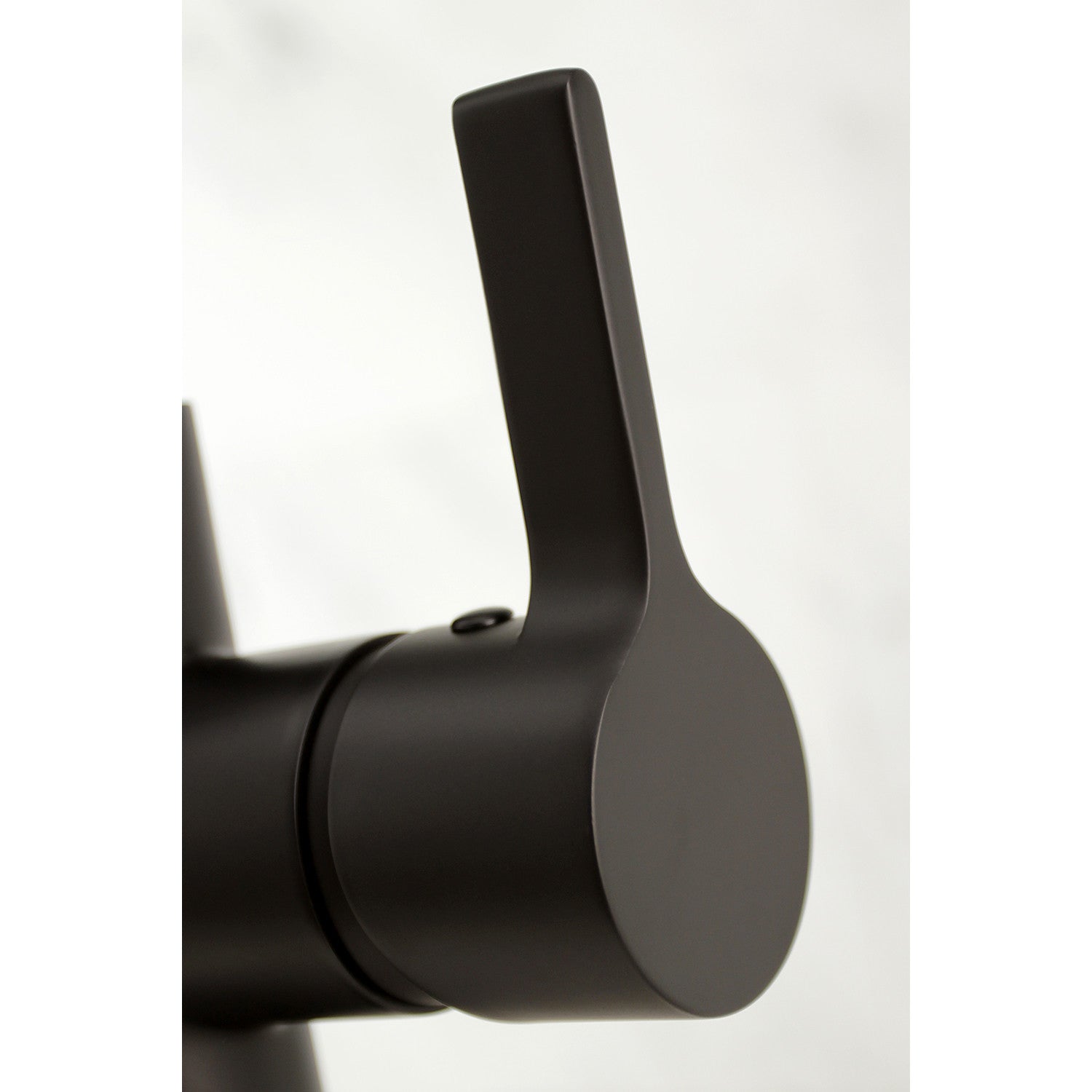 Kingston Sona LS8680CTL - Continental Single-Handle Pull-Down Kitchen Faucet, Matte Black — thumbnail 2